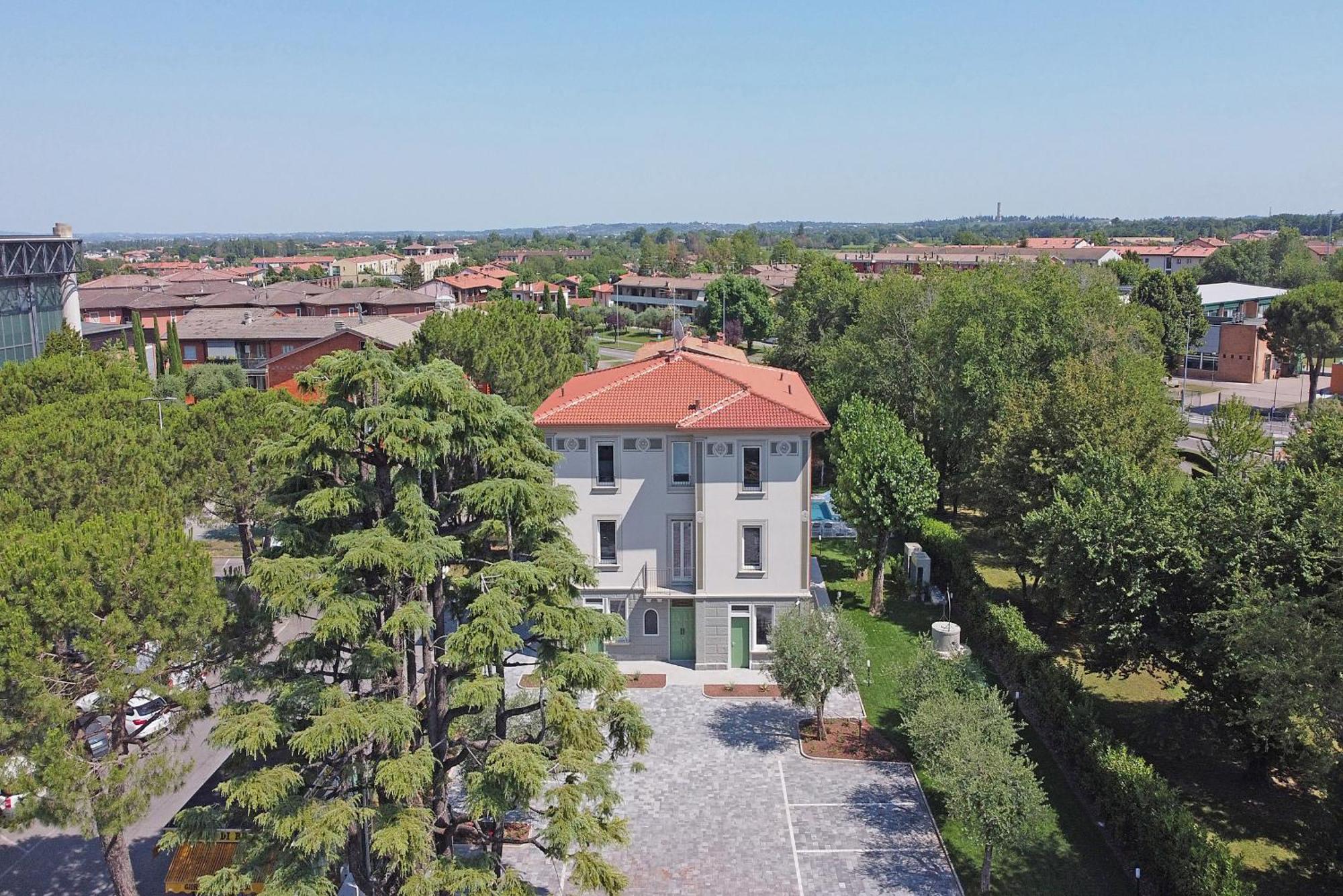 Villa Caterina Apartments By Wonderful Italy Дезенцано-дель-Гарда Экстерьер фото
