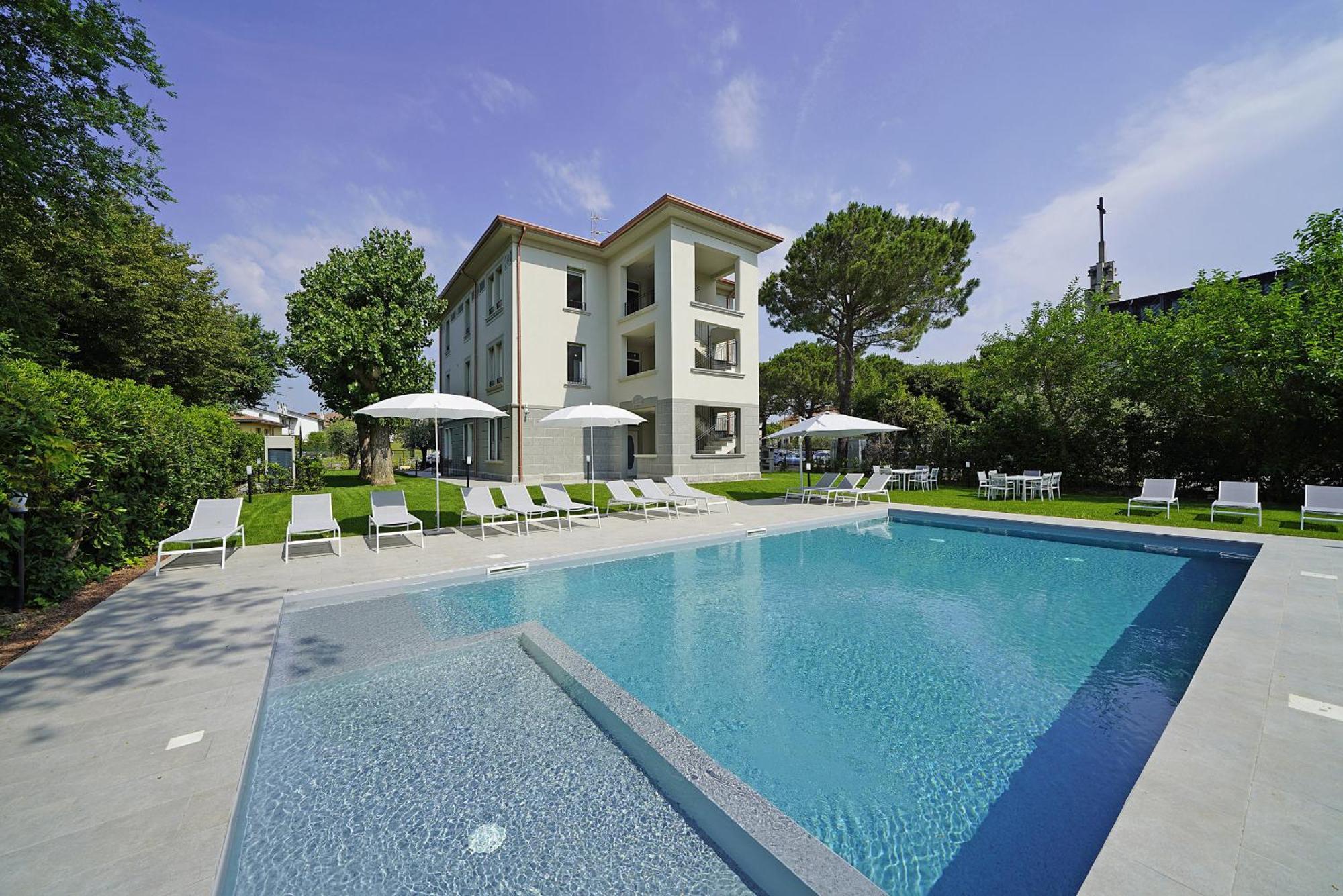 Villa Caterina Apartments By Wonderful Italy Дезенцано-дель-Гарда Экстерьер фото