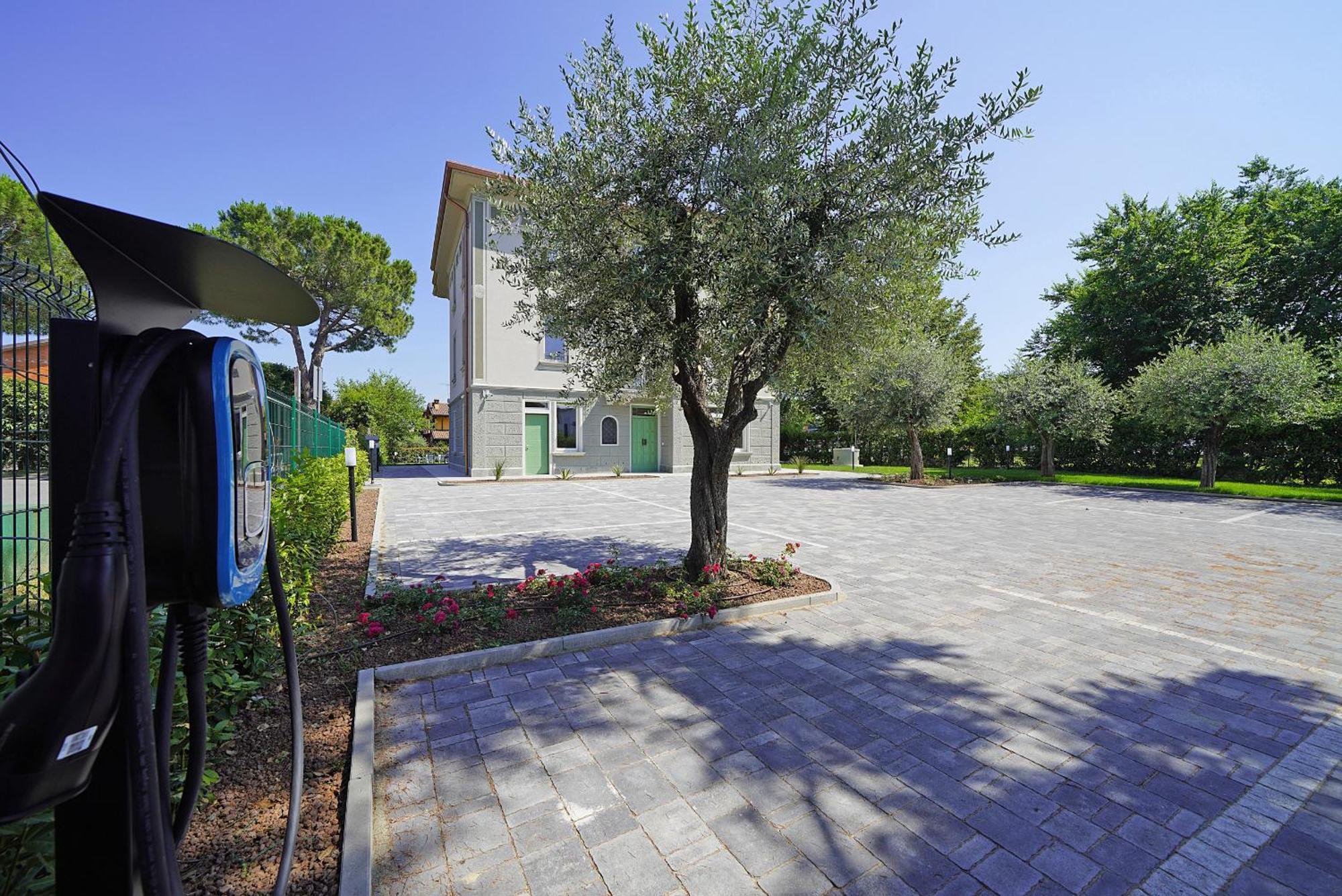 Villa Caterina Apartments By Wonderful Italy Дезенцано-дель-Гарда Экстерьер фото