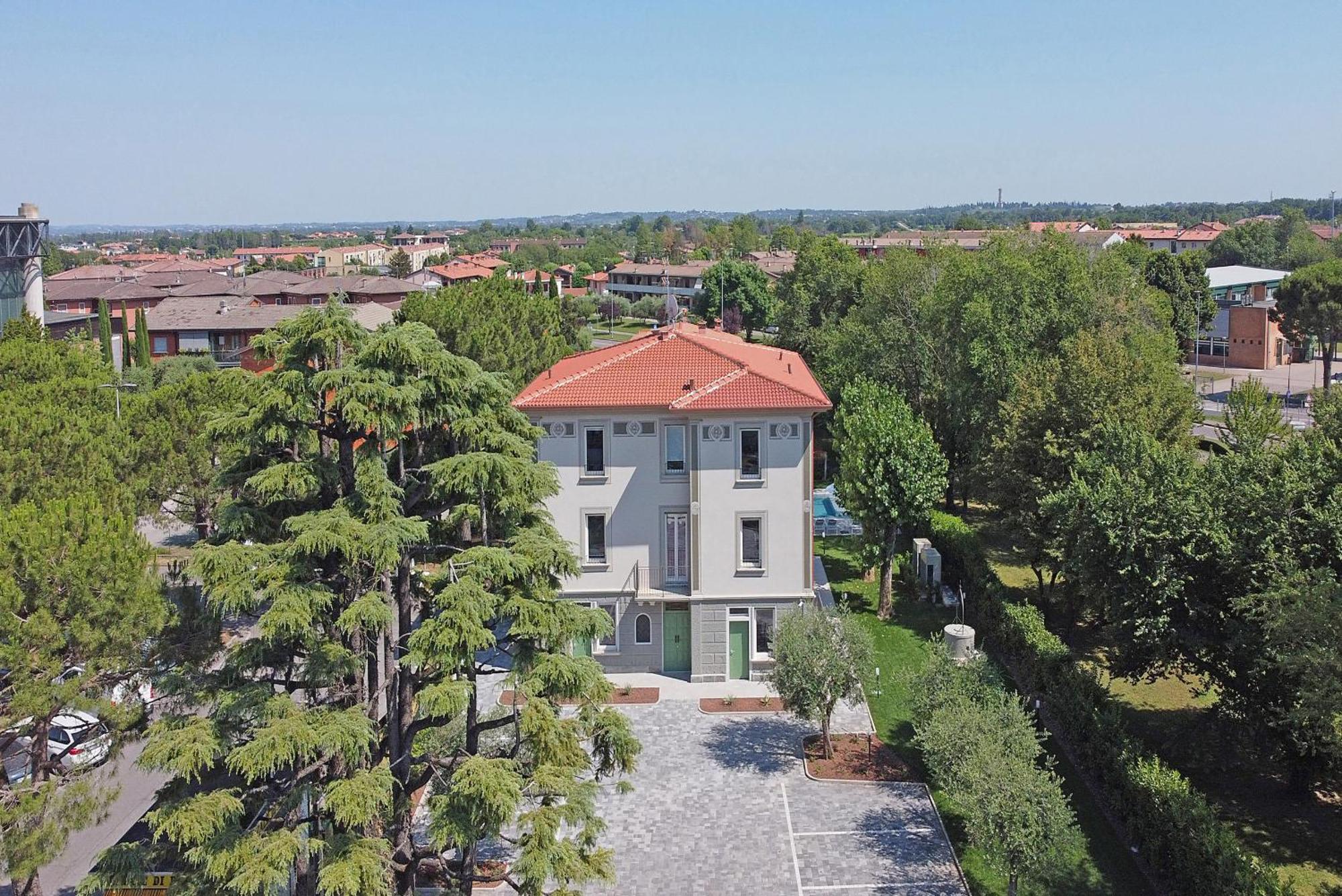 Villa Caterina Apartments By Wonderful Italy Дезенцано-дель-Гарда Экстерьер фото