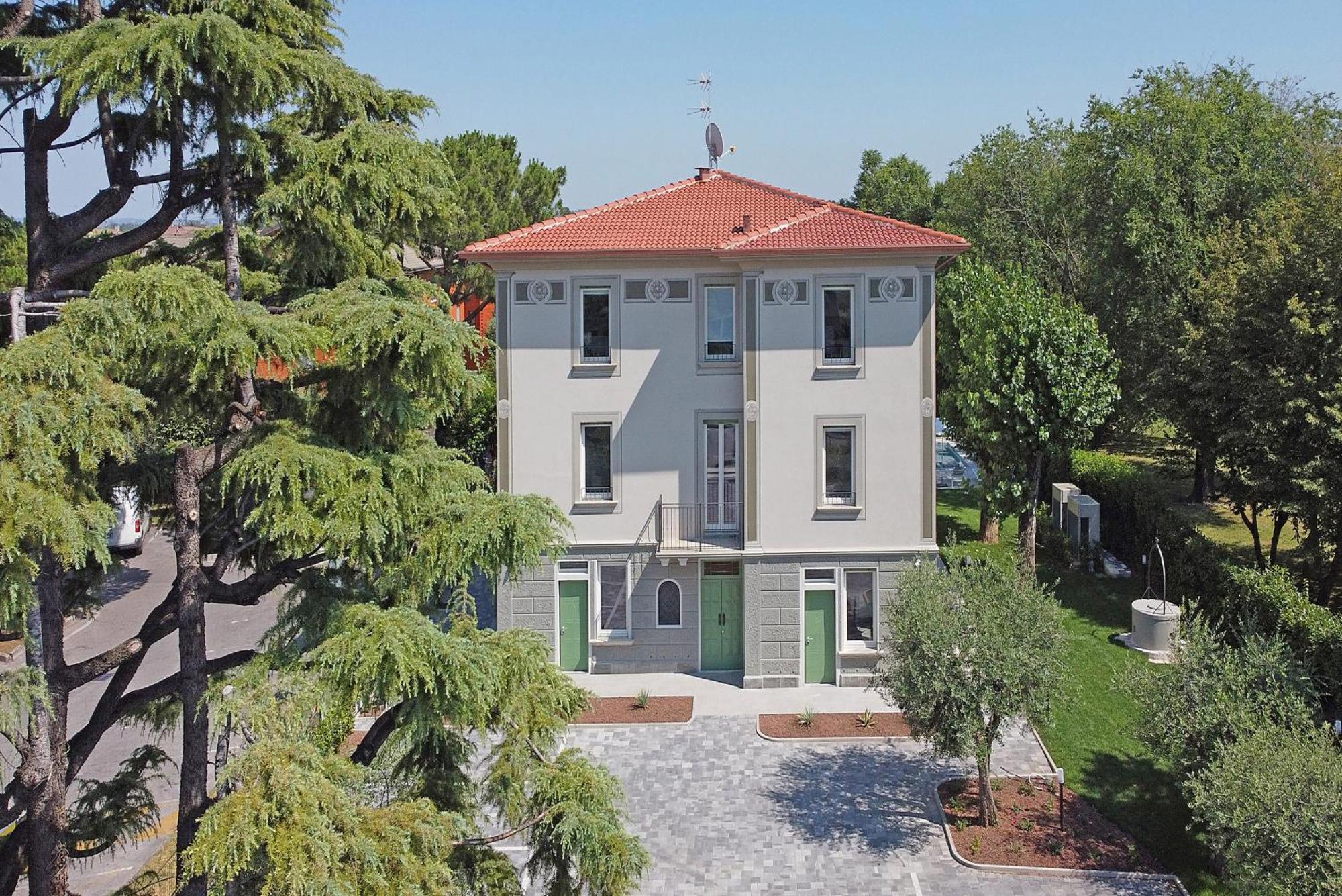 Villa Caterina Apartments By Wonderful Italy Дезенцано-дель-Гарда Экстерьер фото
