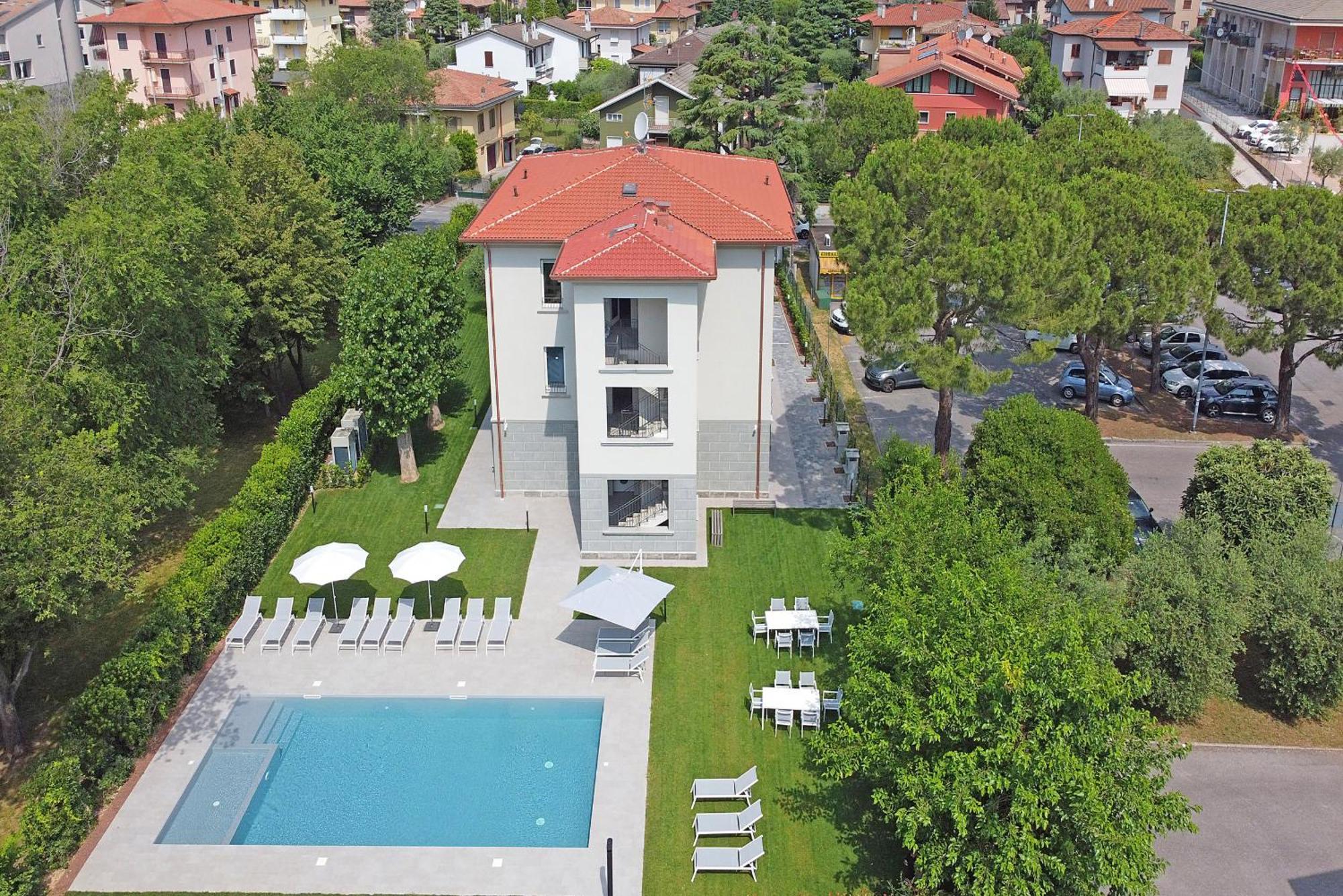 Villa Caterina Apartments By Wonderful Italy Дезенцано-дель-Гарда Экстерьер фото