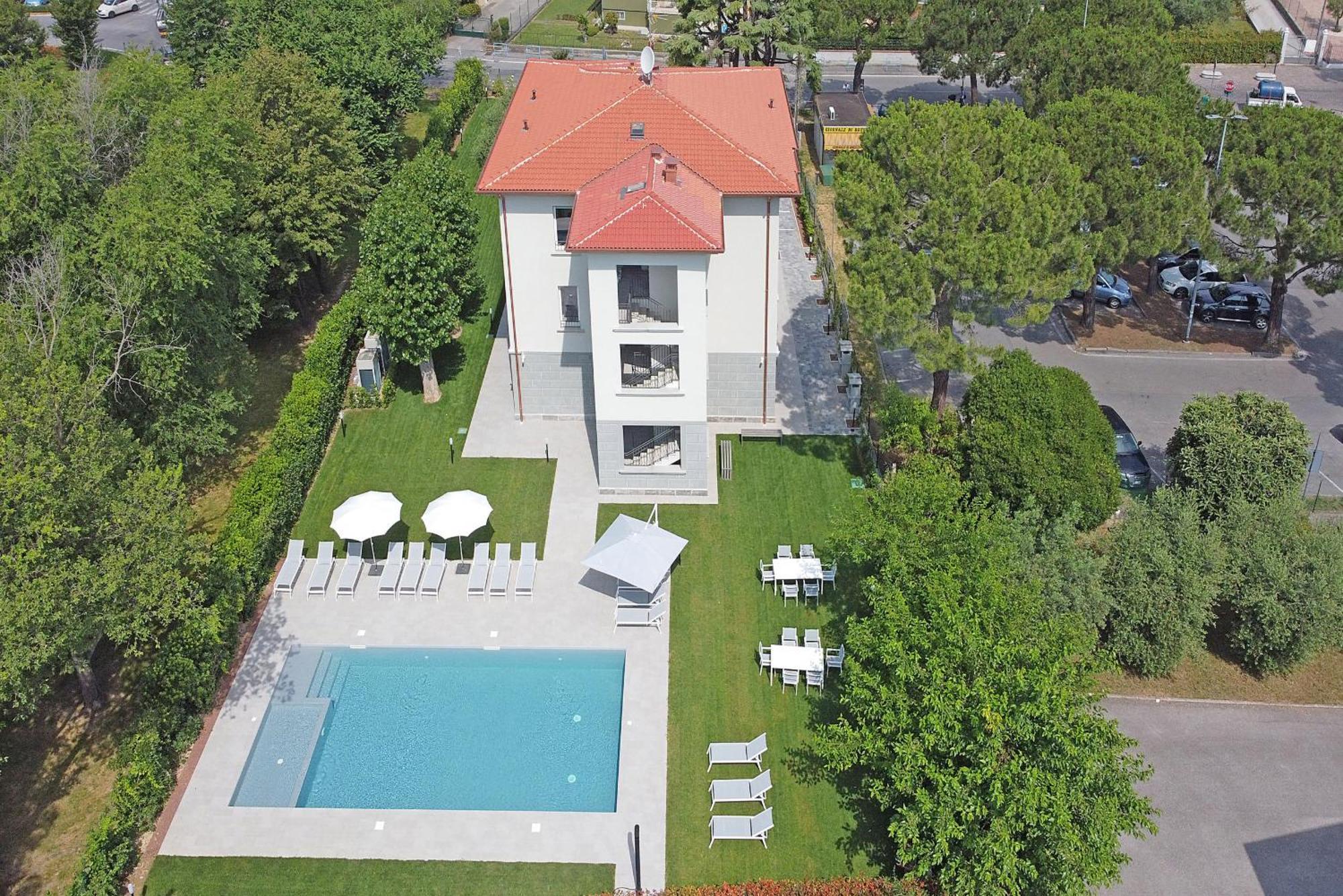 Villa Caterina Apartments By Wonderful Italy Дезенцано-дель-Гарда Экстерьер фото