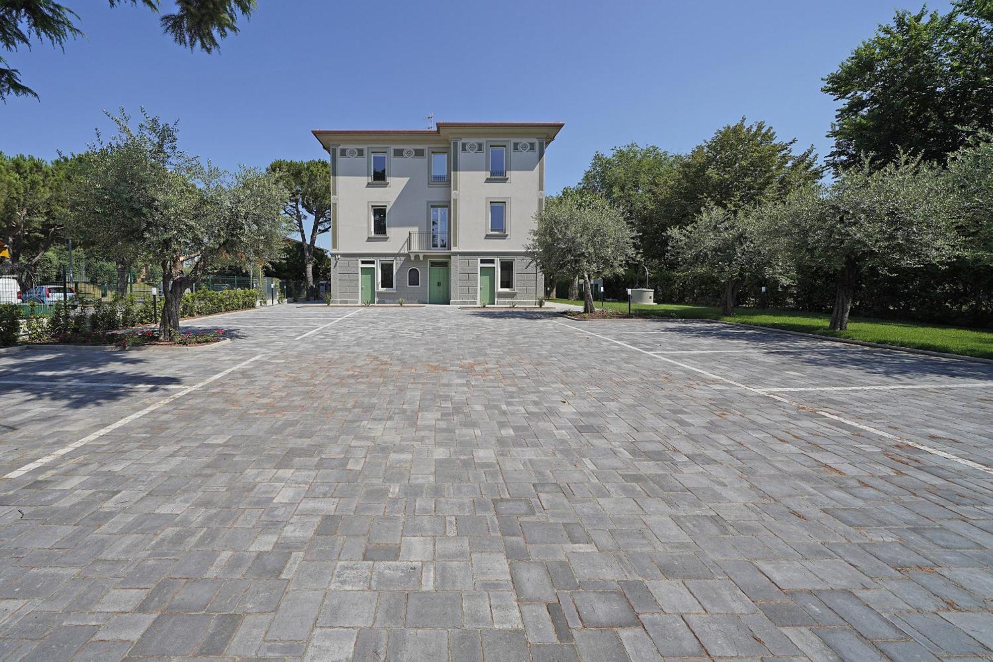 Villa Caterina Apartments By Wonderful Italy Дезенцано-дель-Гарда Экстерьер фото