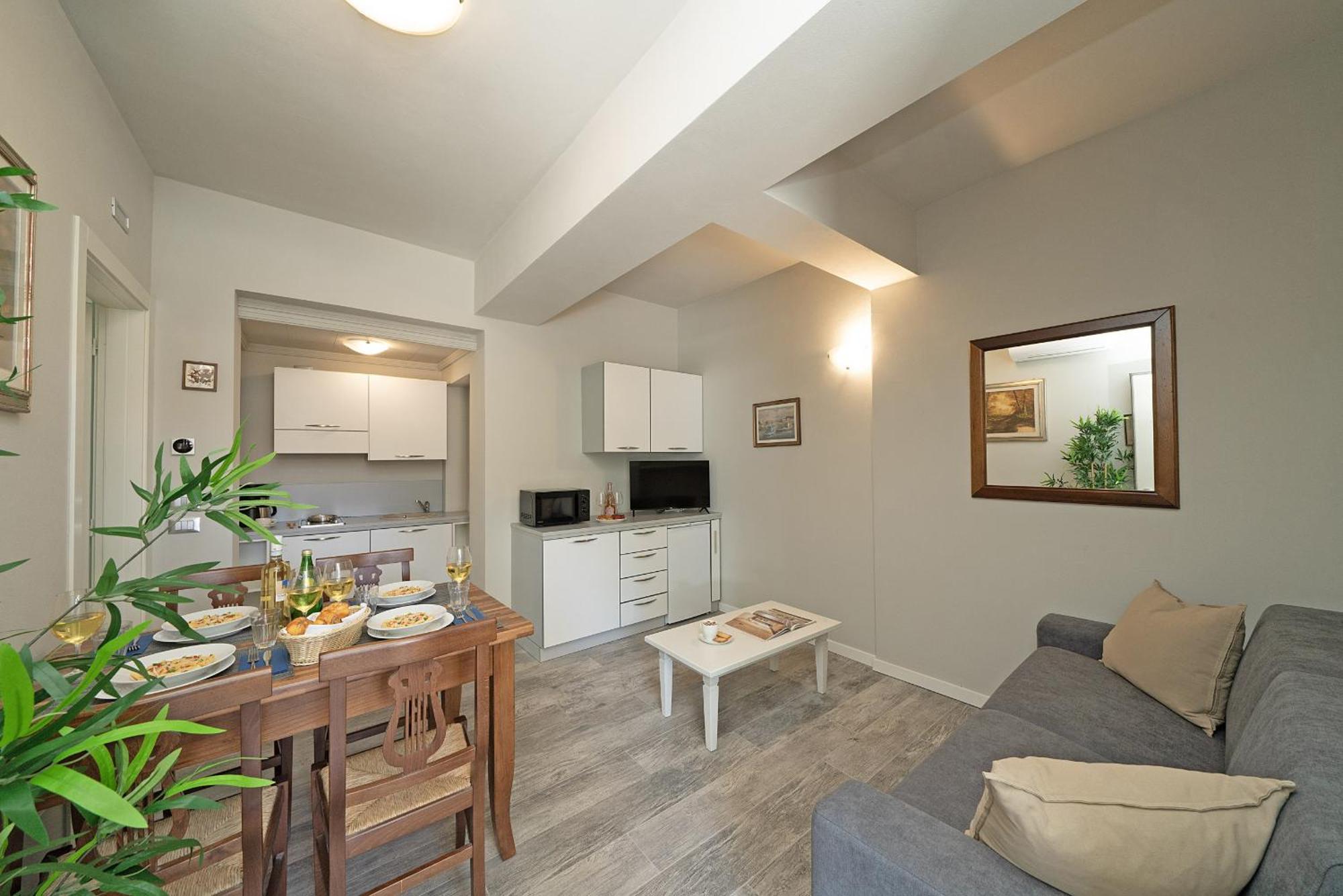 Villa Caterina Apartments By Wonderful Italy Дезенцано-дель-Гарда Экстерьер фото
