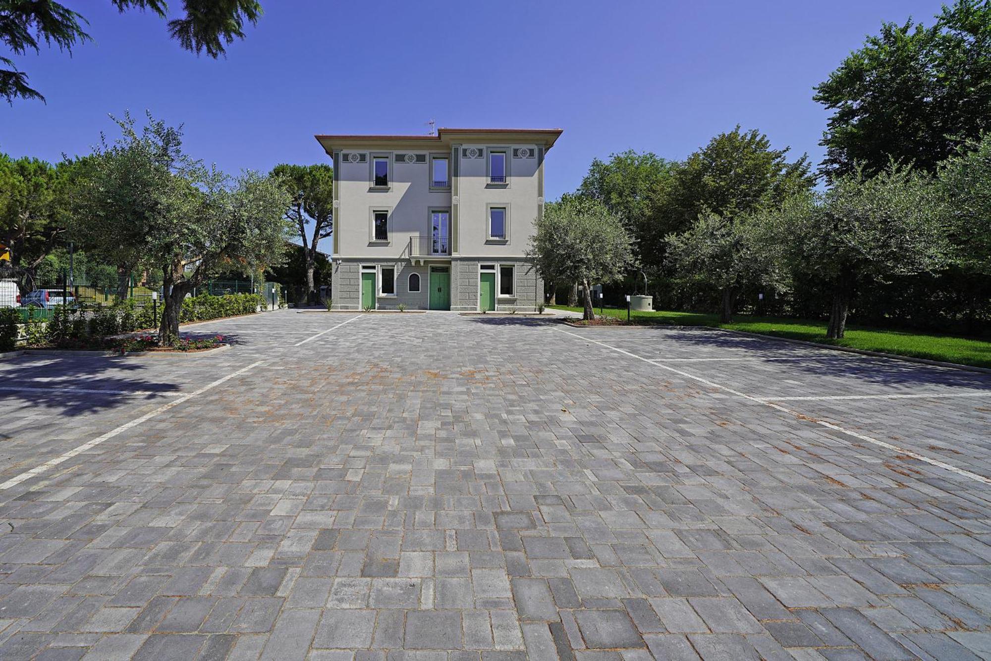 Villa Caterina Apartments By Wonderful Italy Дезенцано-дель-Гарда Экстерьер фото
