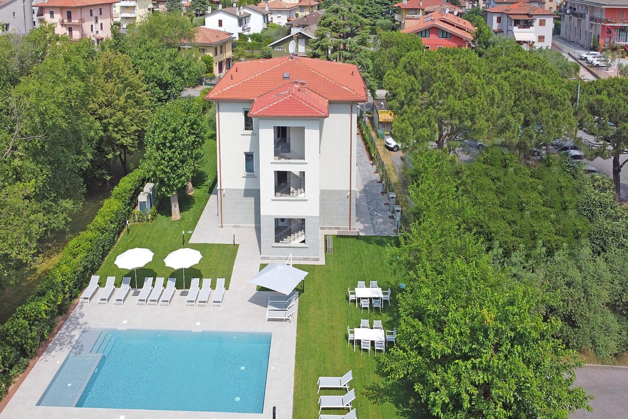 Villa Caterina Apartments By Wonderful Italy Дезенцано-дель-Гарда Экстерьер фото